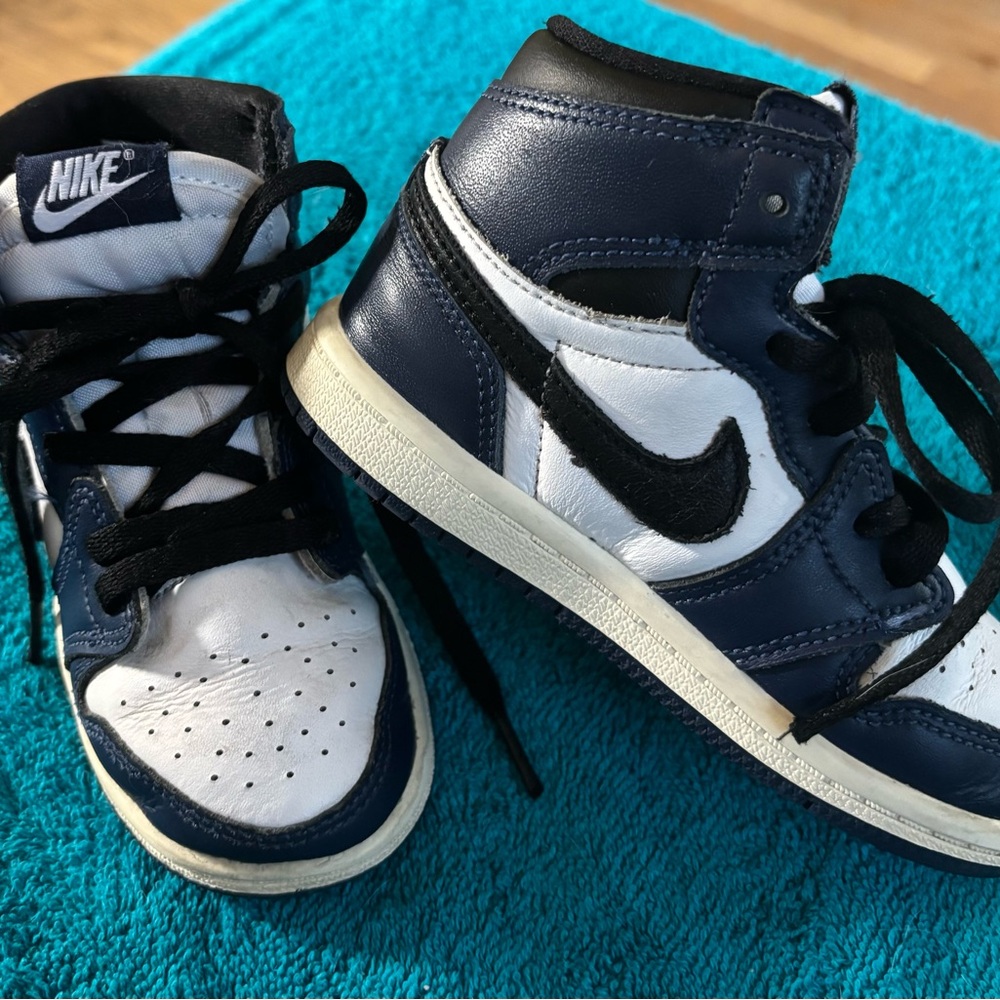 Sneaker/Tennis shoes Nike Kids' Navy and White